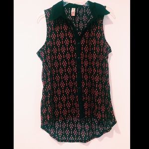TRIANGLE PATTERNED FLOWY TANK SHIRT
